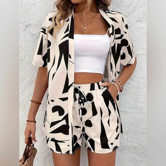 Pants - Abstract Print 2 Piece Set Medium Black White Lounge Shorts Outfit NWOT